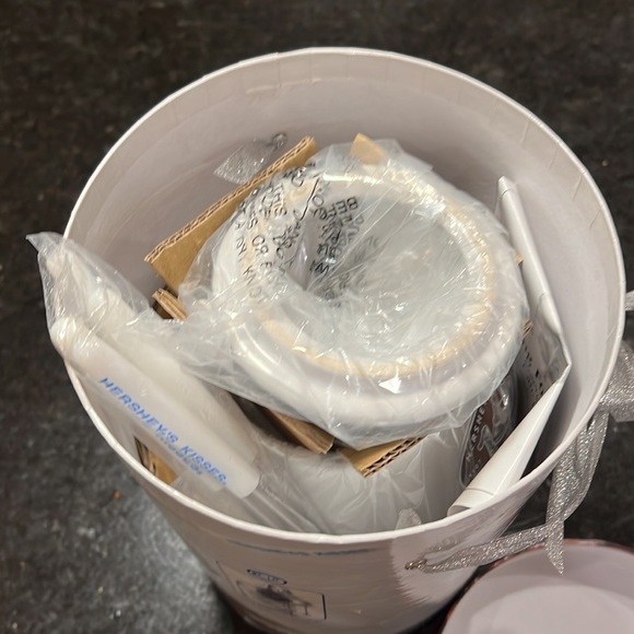 NWOT Hersey Kisses 100 year anniversary dessert nesting fondue set - Picture 6 of 8